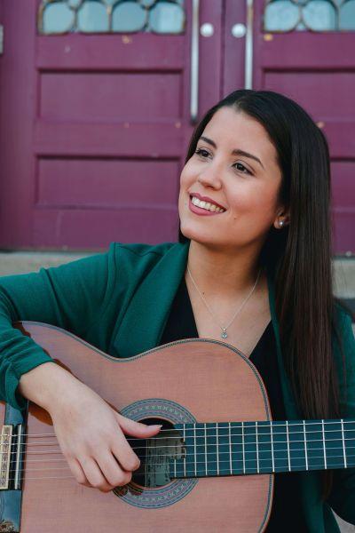 Aleia Gonzalez - Classical Guitarist Soloist